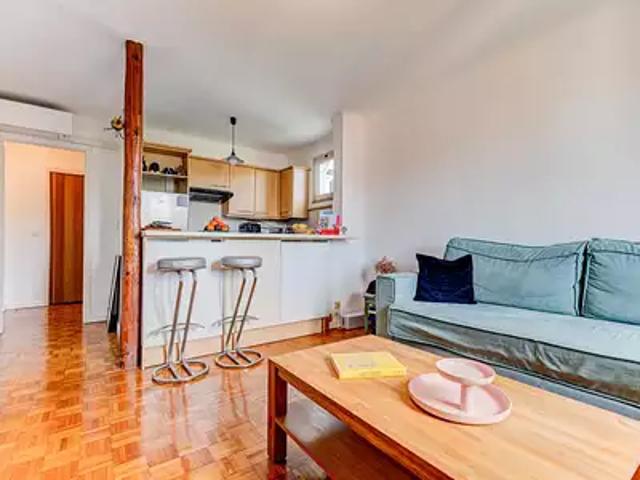 Nice 06100 Achat / Vente appartement 2 pièces t2 au dernier étage