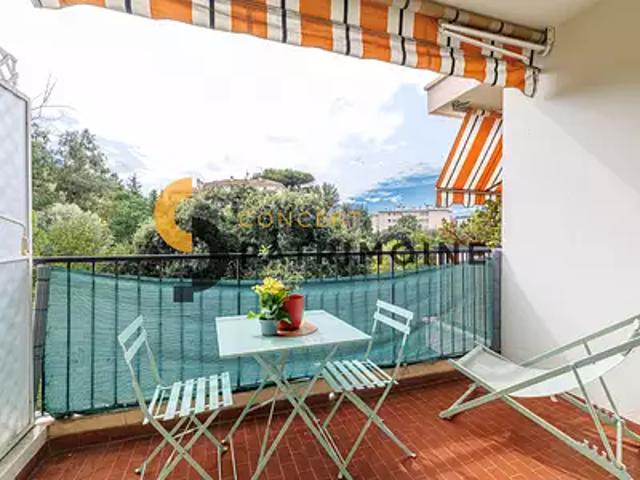Nice 06100 Achat / Vente appartement 2 pièces t2 terrasse parking