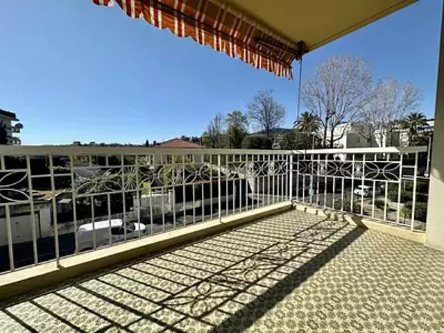 Nice 06100 Achat / Vente appartement 2 pièces t2