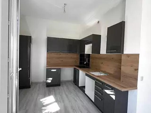 Nice 06100 Achat / Vente appartement 3 pièces t3 au dernier étage