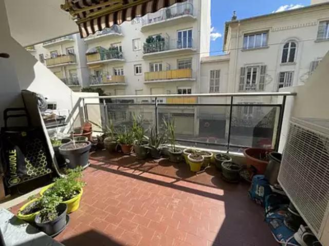 Nice 06100 Achat / Vente appartement 3 pièces t3