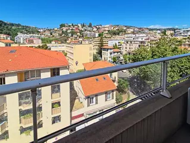 Nice 06100 Achat / Vente appartement 4 pièces t4 au dernier étage balcon