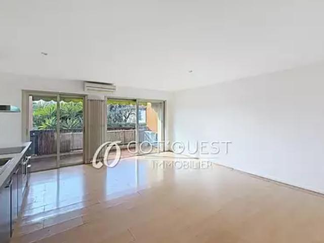 Nice 06200 Achat / Vente appartement 1 pièce t1 piscine terrasse