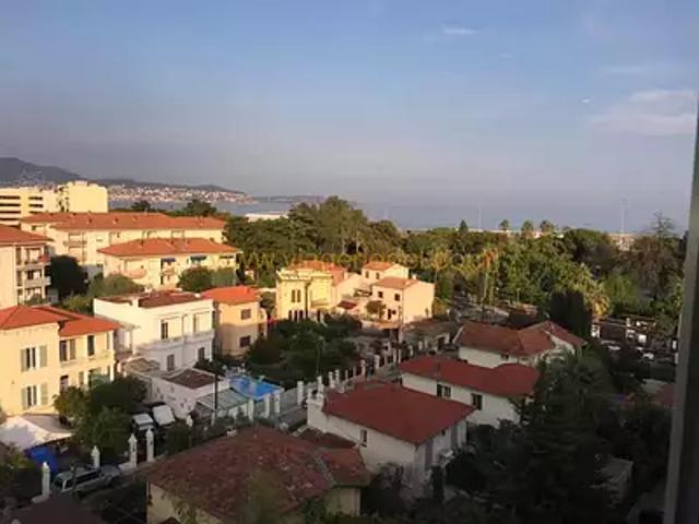 Nice 06200 Achat / Vente appartement 2 pièces t2 au dernier étage