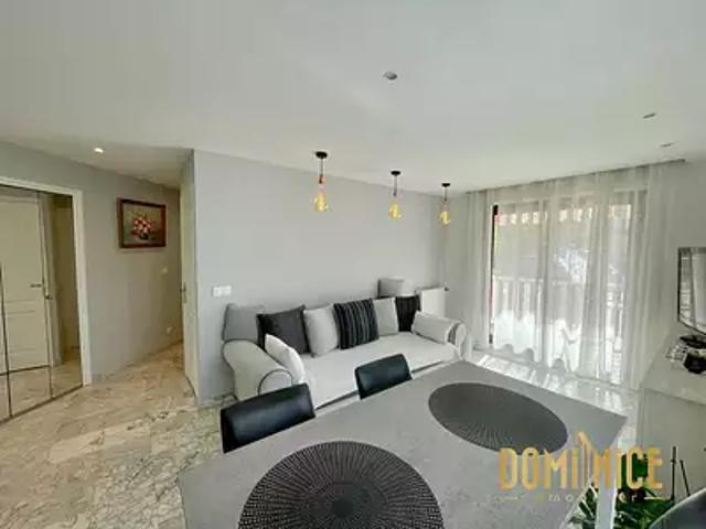 Nice 06200 Achat / Vente appartement 2 pièces t2 au dernier étage