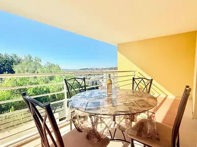 Nice 06200 Achat / Vente appartement 3 pièces t3 au dernier étage terrasse