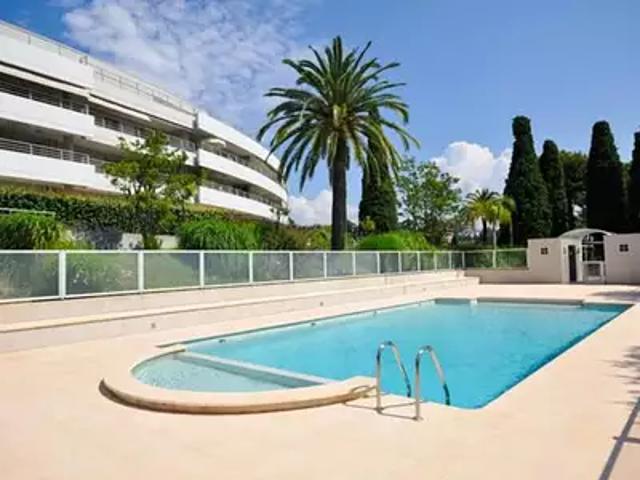 Nice 06200 Location appartement 4 pièces t4 piscine terrasse