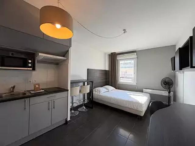 Nice 06300 Achat / Vente appartement 1 pièce t1 au dernier étage