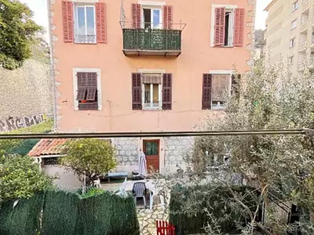 Nice 06300 Achat / Vente appartement 3 pièces t3 au dernier étage
