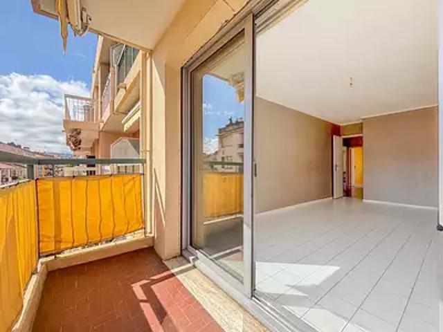 Nice 06300 Achat / Vente appartement 3 pièces t3