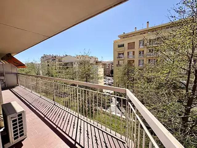 Nice 06300 Achat / Vente appartement 4 pièces t4