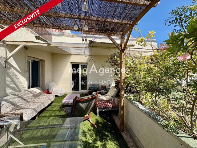 Nice 06300 St Roch Magnifique 4 pièces de 82 m2 avec ter. 82m² Nice