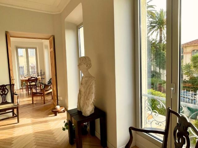 NICE 06 – MONT BORON | APPARTEMENT DE PRESTIGE AU SEIN D’UNE VILLA HISTORIQUE