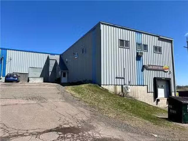 Cozy 178 Albert St, Moncton, NB, E1C 1B2 commercial for leas.
