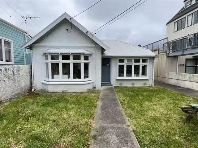 For Rent! 1 BA 3 Bedroom Family Home, 74 Daniell Street, Newto.