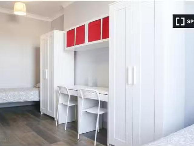 Cozy 1 BR Bed in shared apartment for rent in Inns Quay, Dublin