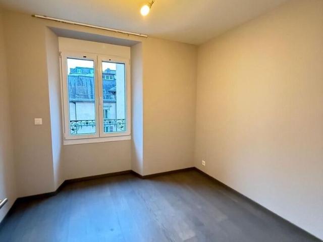 Nice 2.5 room apartment under the station
