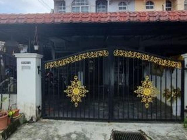 Nice 2 Storey terrace end lot Puncak alam