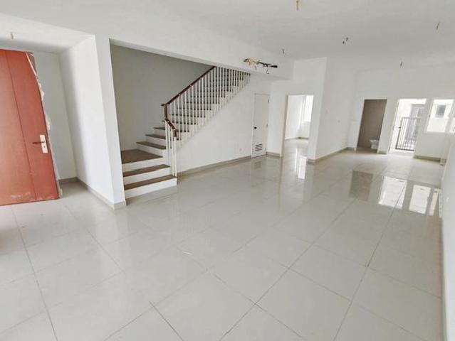 Nice 2Sty Basic Unit 4R3B Type Palma Sand Gamuda Cove for Rent