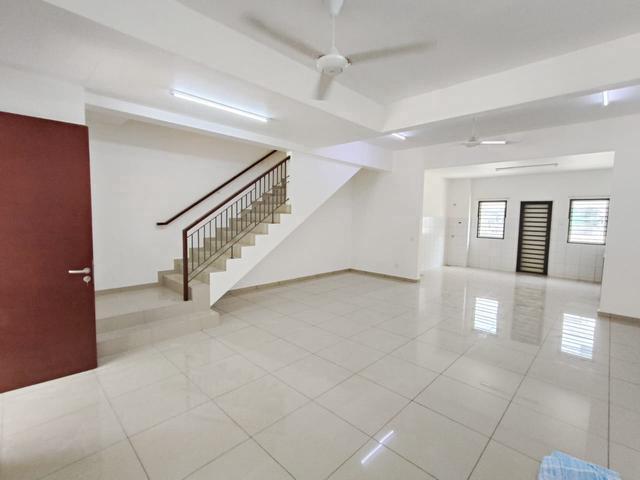 Nice 2Sty Intermediate House Basic Type Livia Bdr Rimbayu for Rent