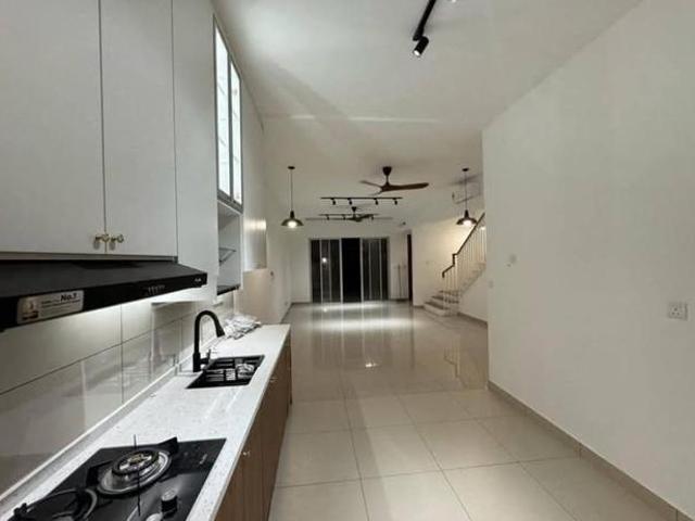 Nice 2Sty Partial Furnished 4R3B Type Palma Sand Gamuda Cove for Rent