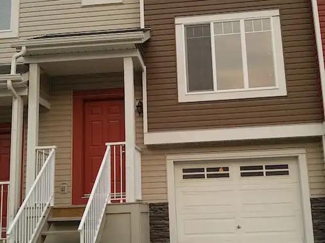 NICE 3 BEDROOM TOWNHOUSE IN PANORAMA HILLS