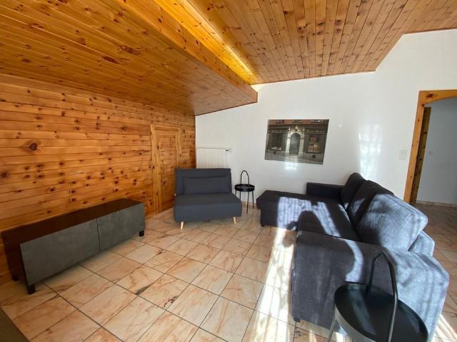Nice 3 pcs to rent for the year furnished, close to the center of Crans