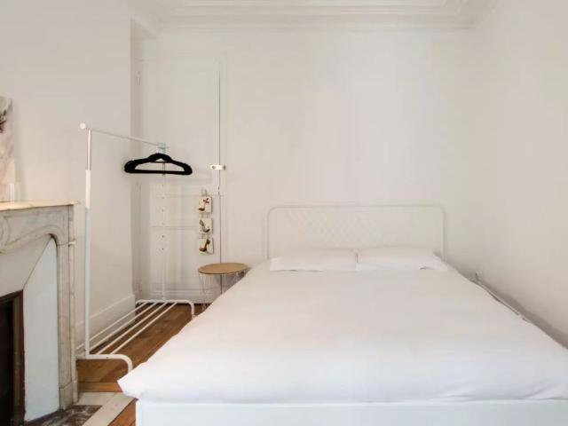 NICE 3 ROOMS VERY CLOSE TO CANAL SAINT MARTIN, Paris Amsterdam Apartments for Rent