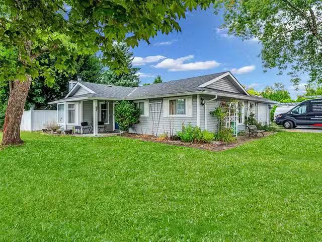 Cozy 4 BR House for rent in Maple Ridge, Maple Ridge, 22641 Ke.