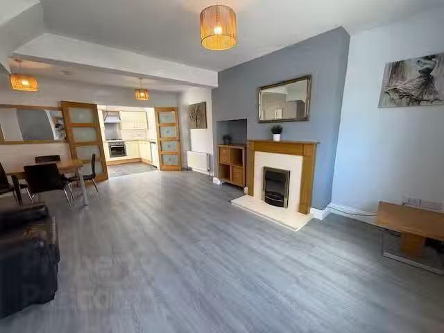 Cozy 4 Railway Street
