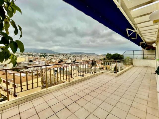 Nice 4P 82m2 DERNIER ETAGE Terrasse GARAGE