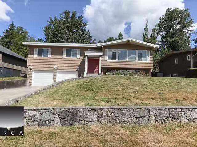 Nice 5 BR House for rent in Burnaby, Burnaby North, 7755 Jense.