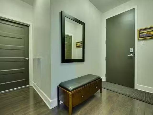 Deal! 601 305 Rue Carmelle Boutin, Blainville, QC, J7C 2L1 l.