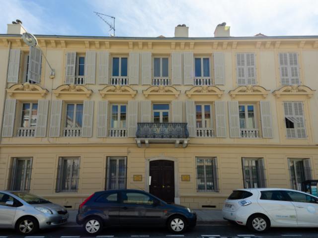 Nice/Carabacel: Vaste appartement familial 141 m2 dans bel immeuble Bourgeois typiquement Niçois