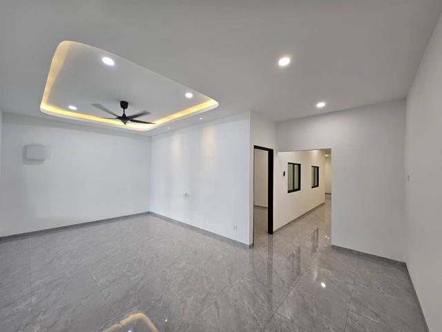 Nicely and Newly Renovated Single Storey Terrace in Chai Leng Park