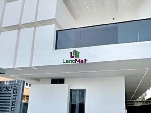 Nicely Built 5 Bedroom Fully Detached Duplex With BQ at Ologolo, Lekki