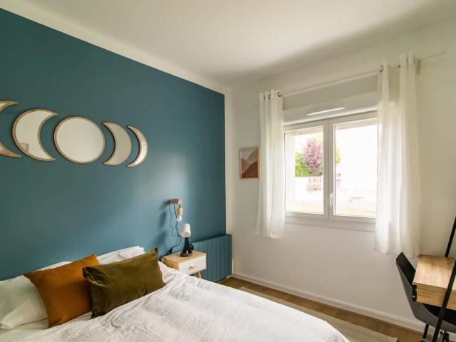 Nicely decorated 11m² bedroom in Grenoble G004