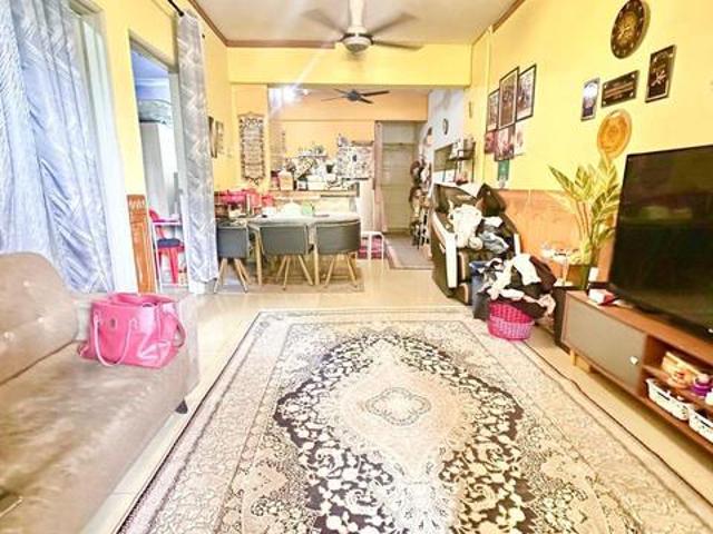 Nicely Renovated Murah Pangsapuri Taman Langat Murni Banting For Sale