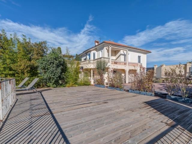 NICE/SAINT PIERRE DE FERIC/VILLA ART DECO RENOVEE/PISCINE/VUE MER/ GARAGE