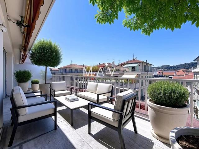 NICE/VICTOR HUGO APPARTEMENT 3 PIÈCES A RÉNOVER TERRASSE 19 m2 AVANT DERNIER ÉTAGE