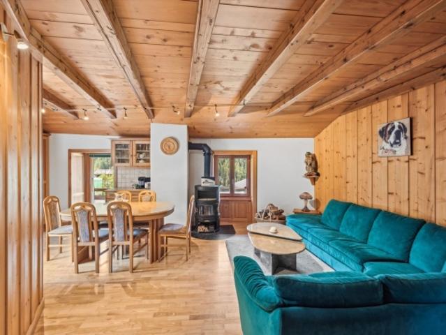 NICHE AU COEUR DES MONTAGNES Appartement 6.5 pièces à BourgSt Pierre