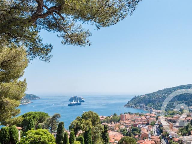 Nichée dans un emplacement d'exception, à quelques pas de la. 107m² Villefranche sur Mer