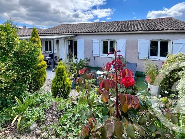 Nichée dans un quartier calme de Carcassonne, cette maison d. 88m² Carcassonne