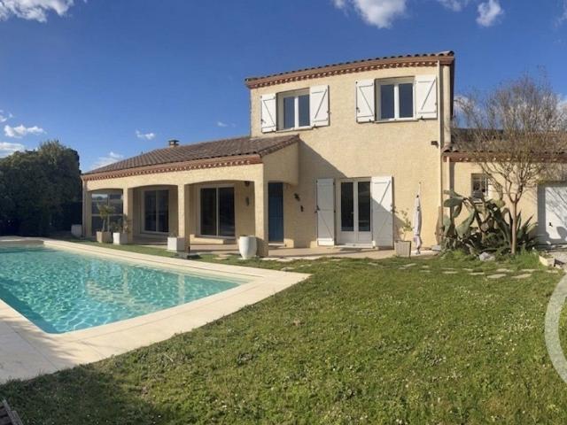 Nichée dans au calme d'un quartier de Bram, cette maison de. 134m² Bram