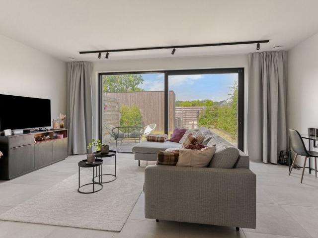 Nieuwbouwwoning met 3 slaapkamers en carport