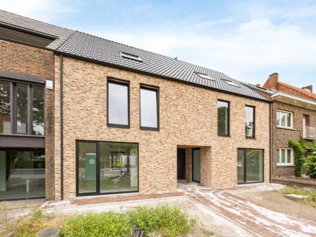 Nieuwbouwwoning met 4 slpks en tuin nabij Nieuwe Kaai