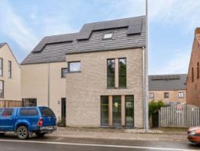 Nieuwbouwwoning met 5 slpk. gelegen in de dorpskern van Mind