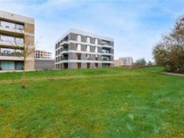 Nieuwbouw gelijkvloers appartement, 3 slpk + kelder en P