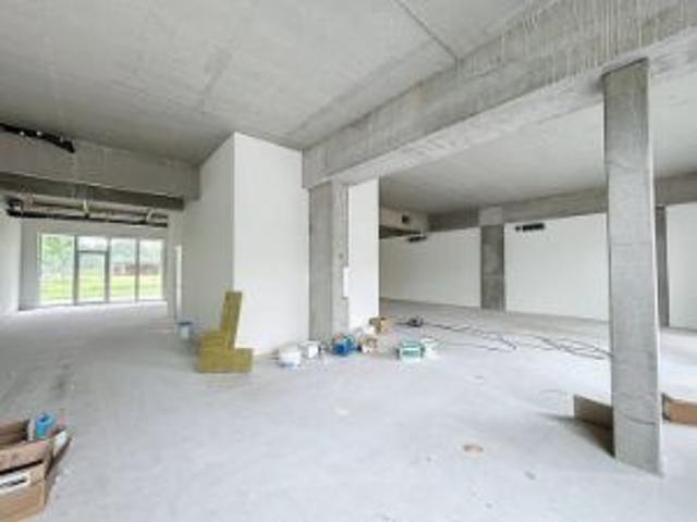 Nieuwbouw handelspanden 92 m² 331 m² in centrum Lokeren