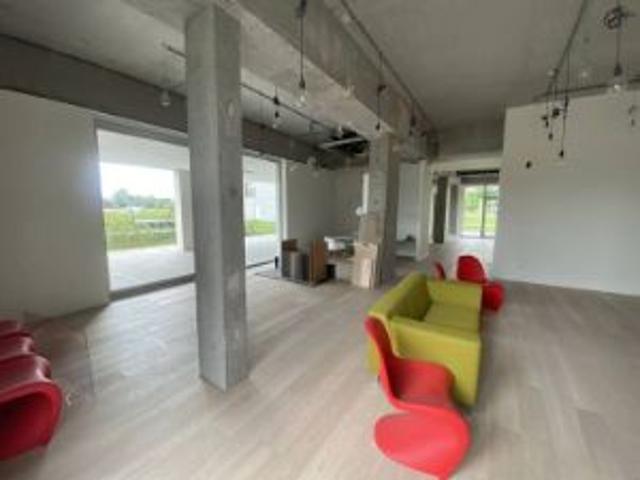 Nieuwbouw handelspanden 92 m² 331 m² in centrum Lokeren